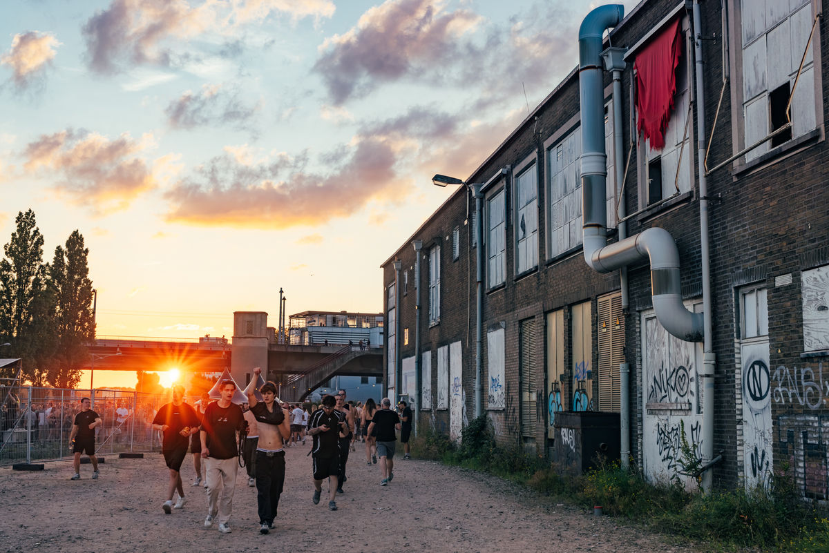 Loading... just a sec